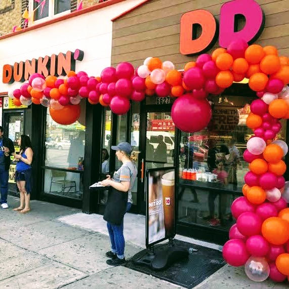 Balloon Garland Outside Storefront L Shaped